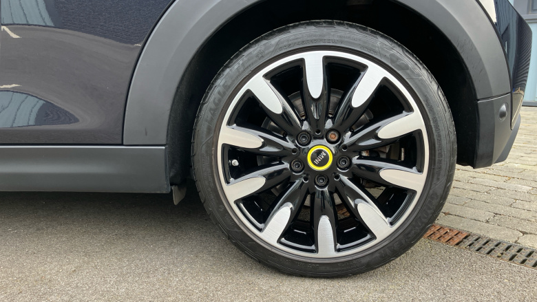 MINI Hatchback 135kW Cooper S Level 3 33kWh 3dr Auto Electric Hatchback